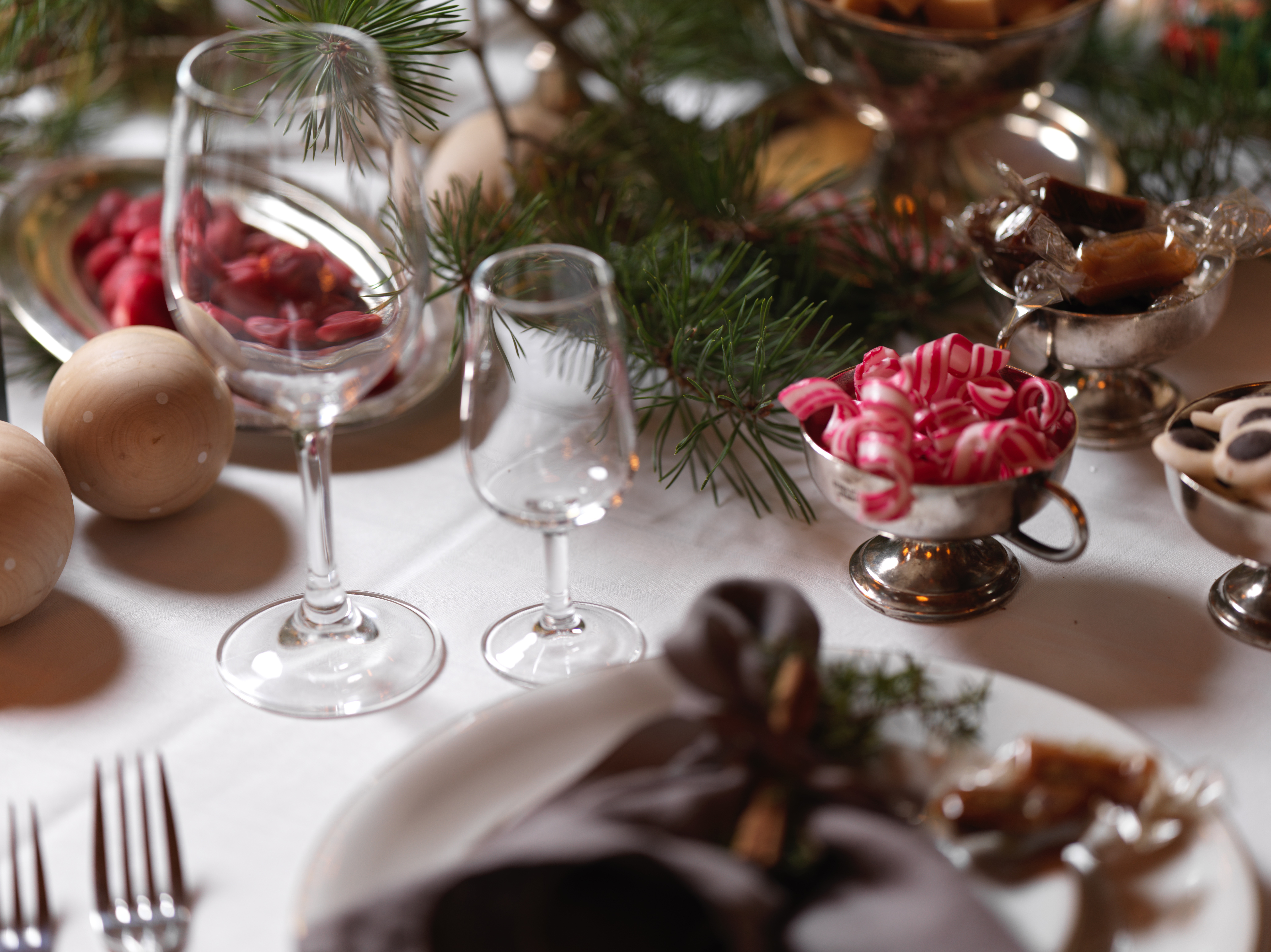 Bild på dukat julbord.