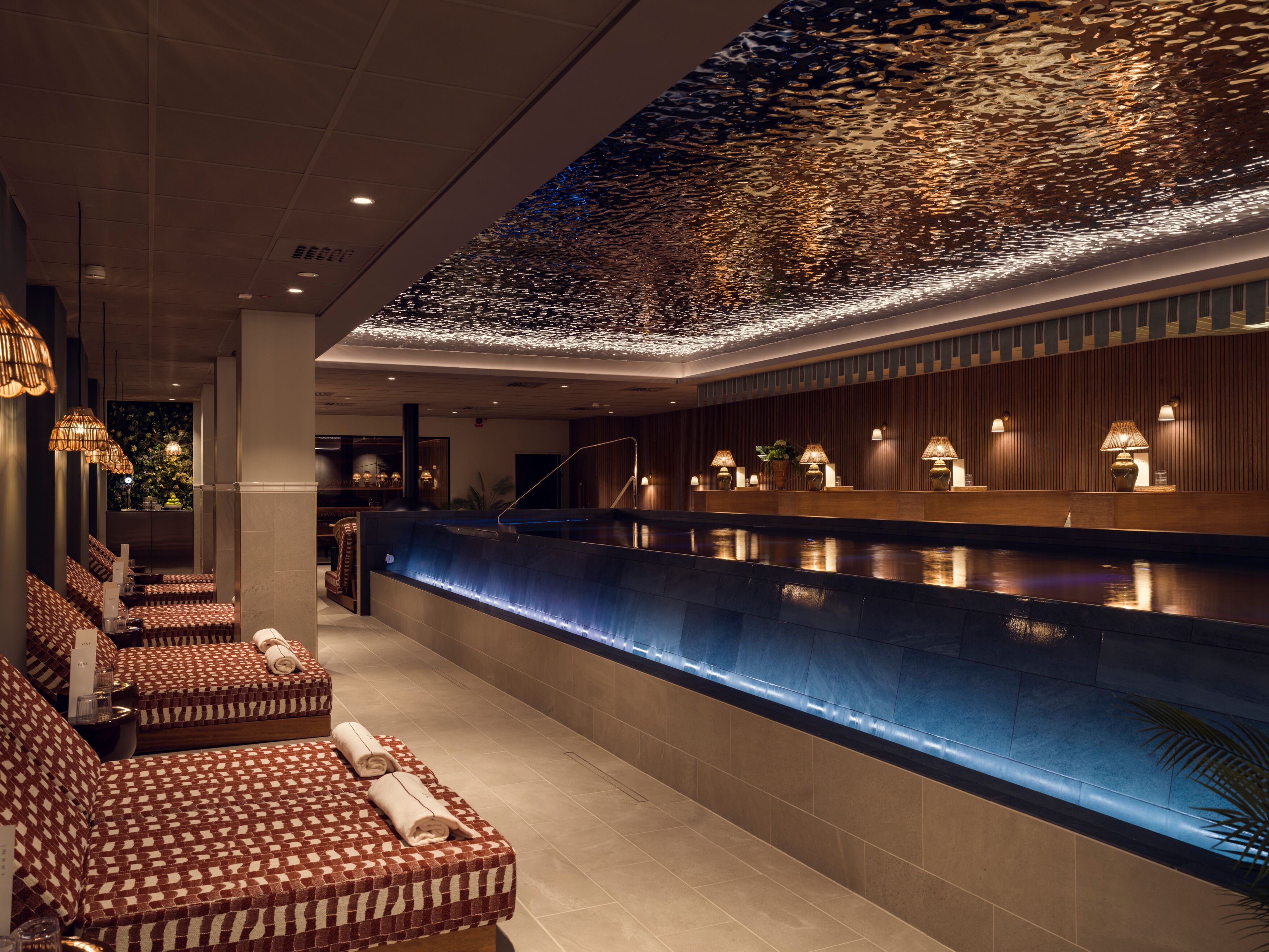 Vana Spa relax område med pool