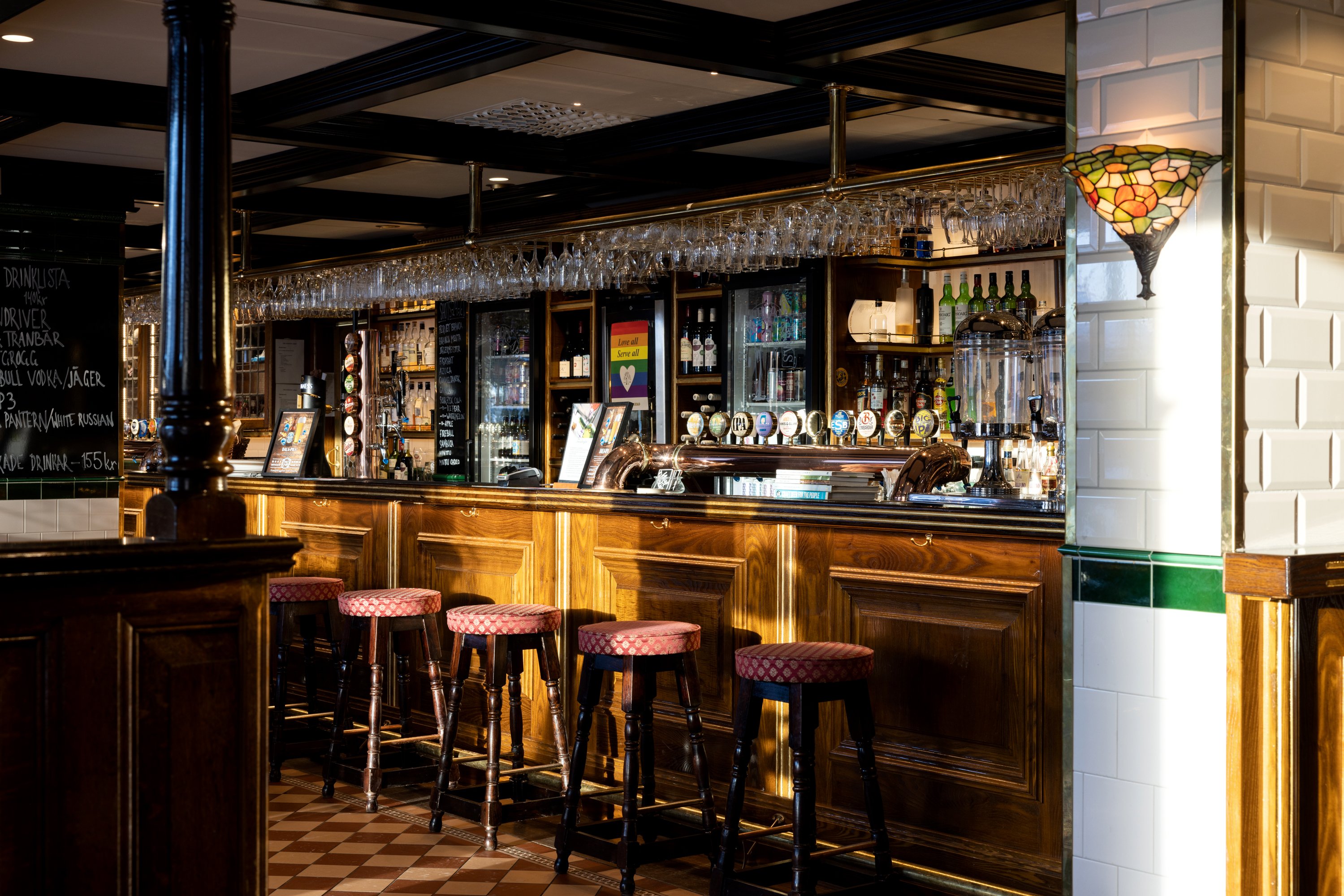 Utsikt från hotell över ett vintrigt Mora och Siljan