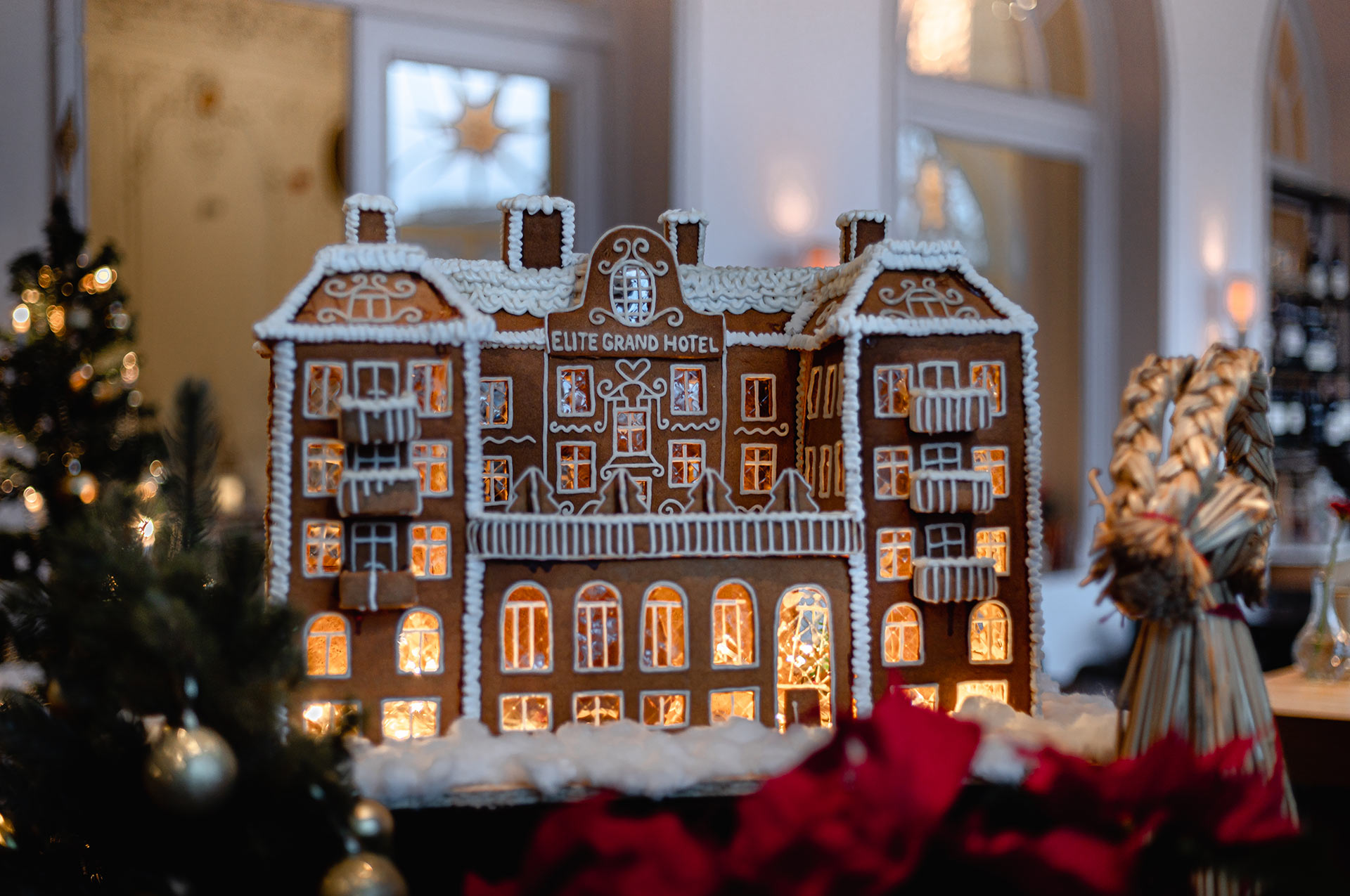 Restaurant table with Christmas decorations