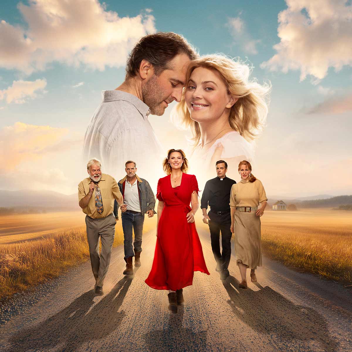 Fem personer går på en landsväg