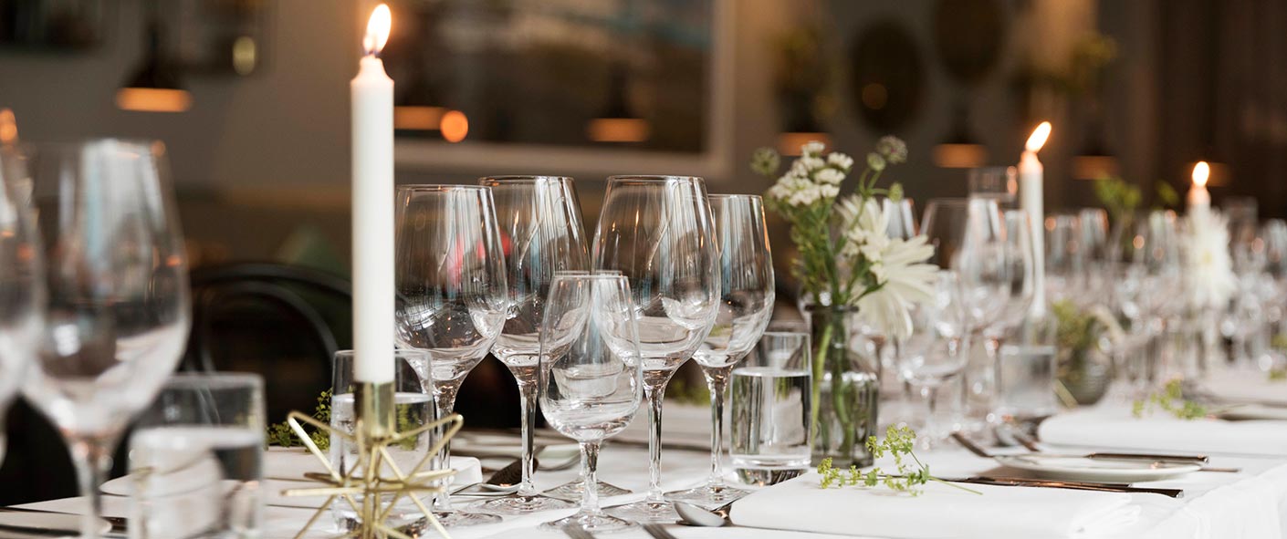 Fin gals på ett bord