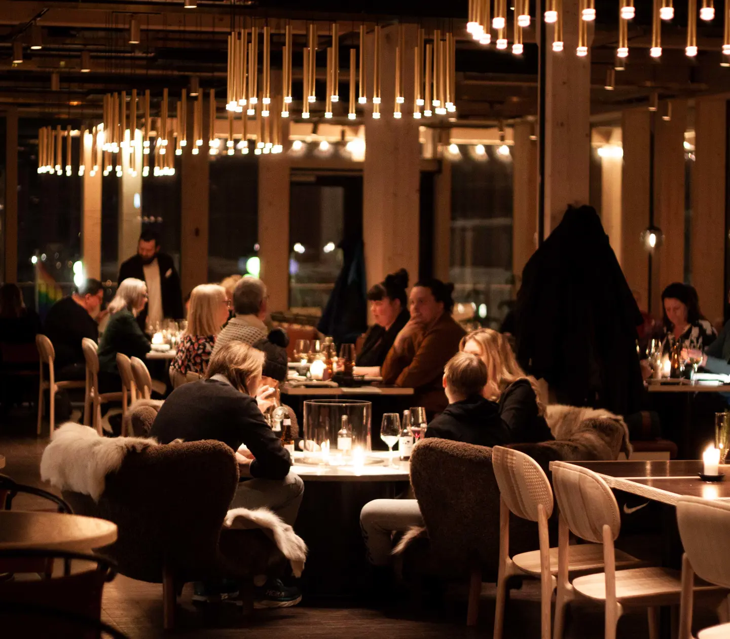 People eating at restaurant Mandel in Skellefteå