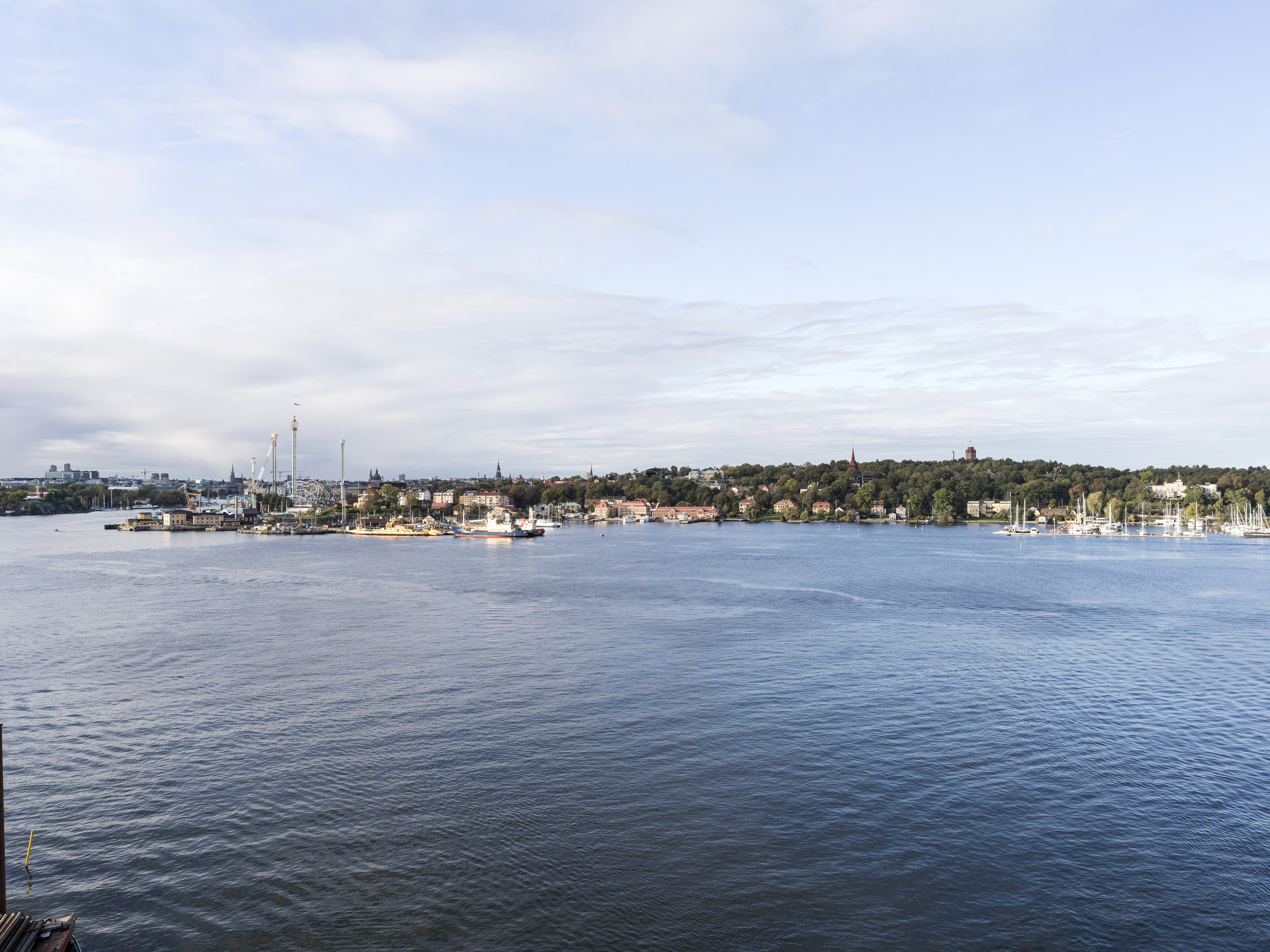 Utsikt mot vattnet och Djurgården i Stockholm
