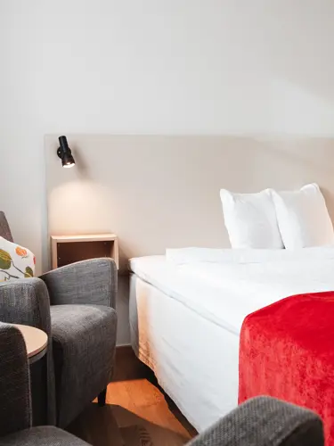 Detaljbild på hotellsäng