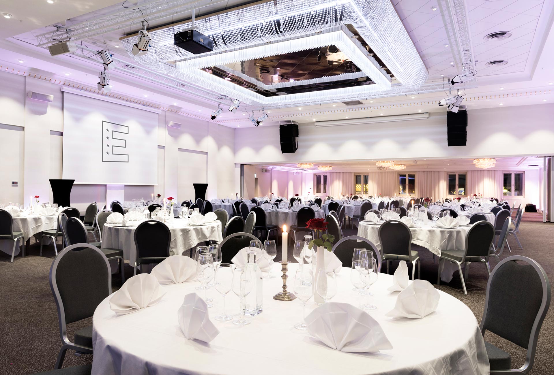 The banquet hall at Elite Park Avenue Hotel