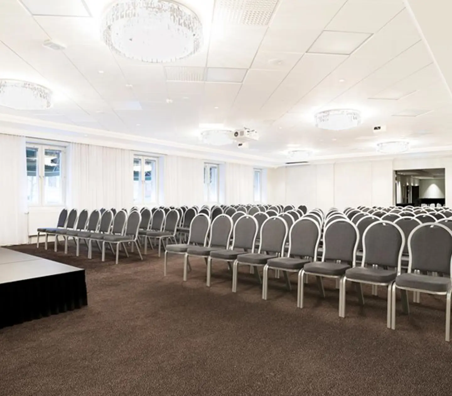 biosittning i konferensrum