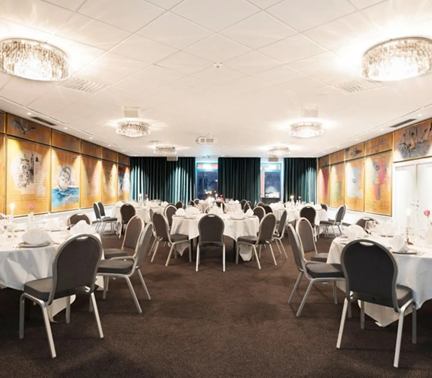 Taubesalen runda bord i konferensrum