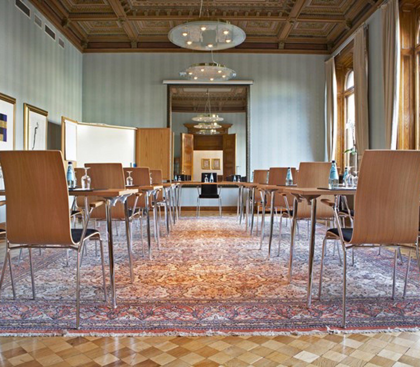Conference room with many chairs