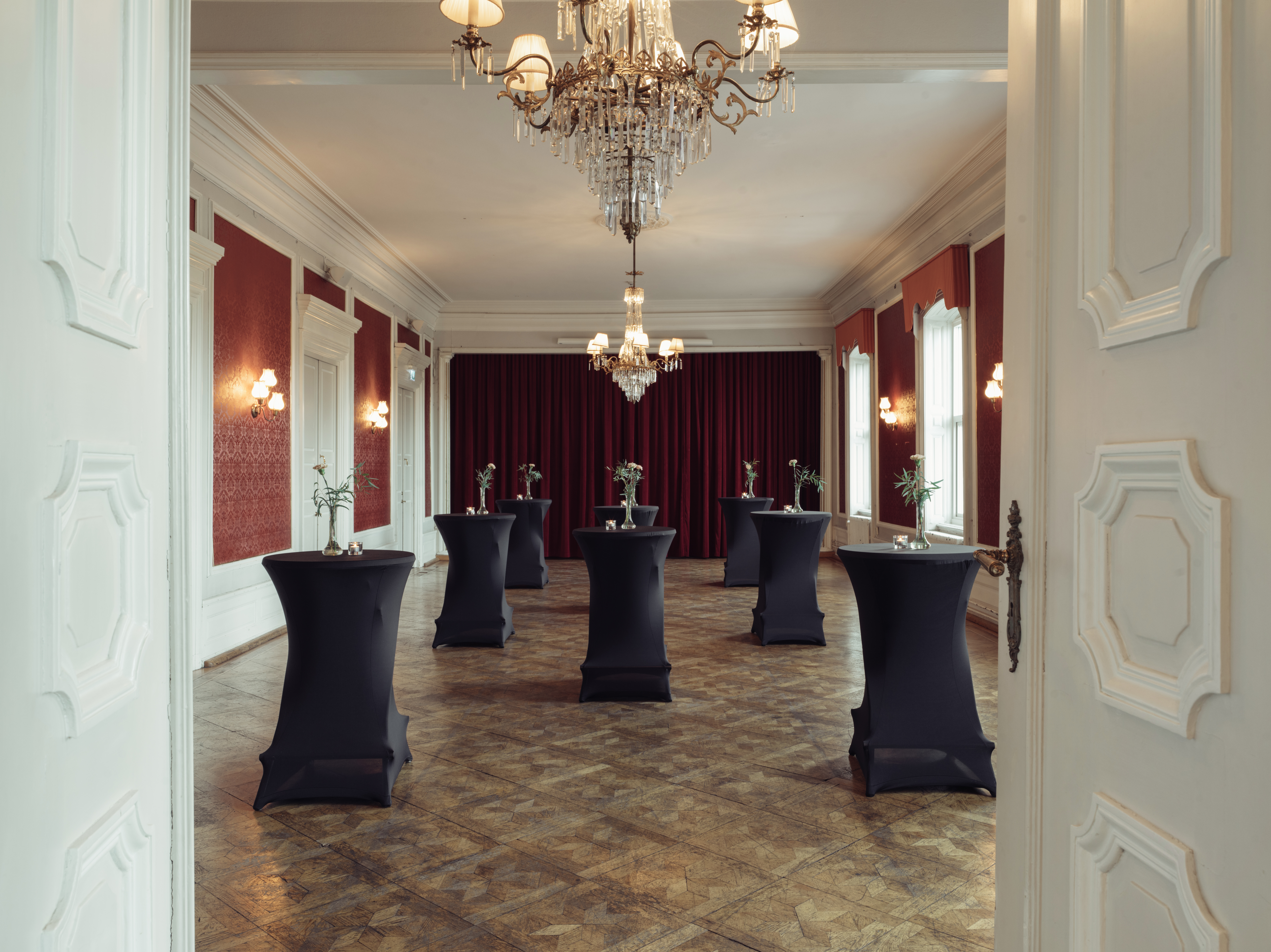 Standing table lounge