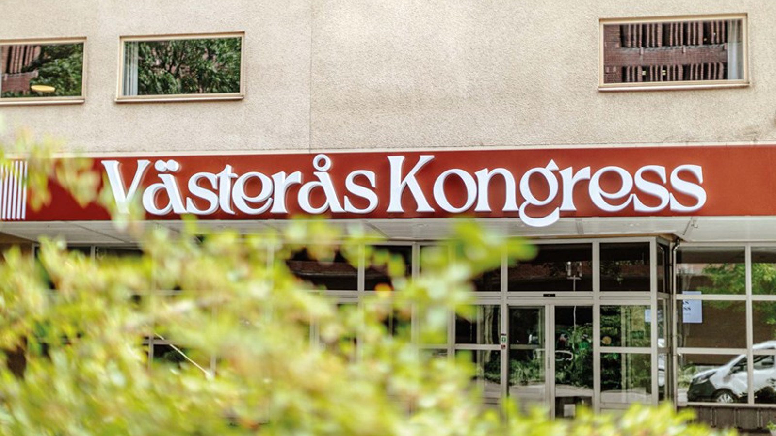 Närbild på entrén till Västerås kongress