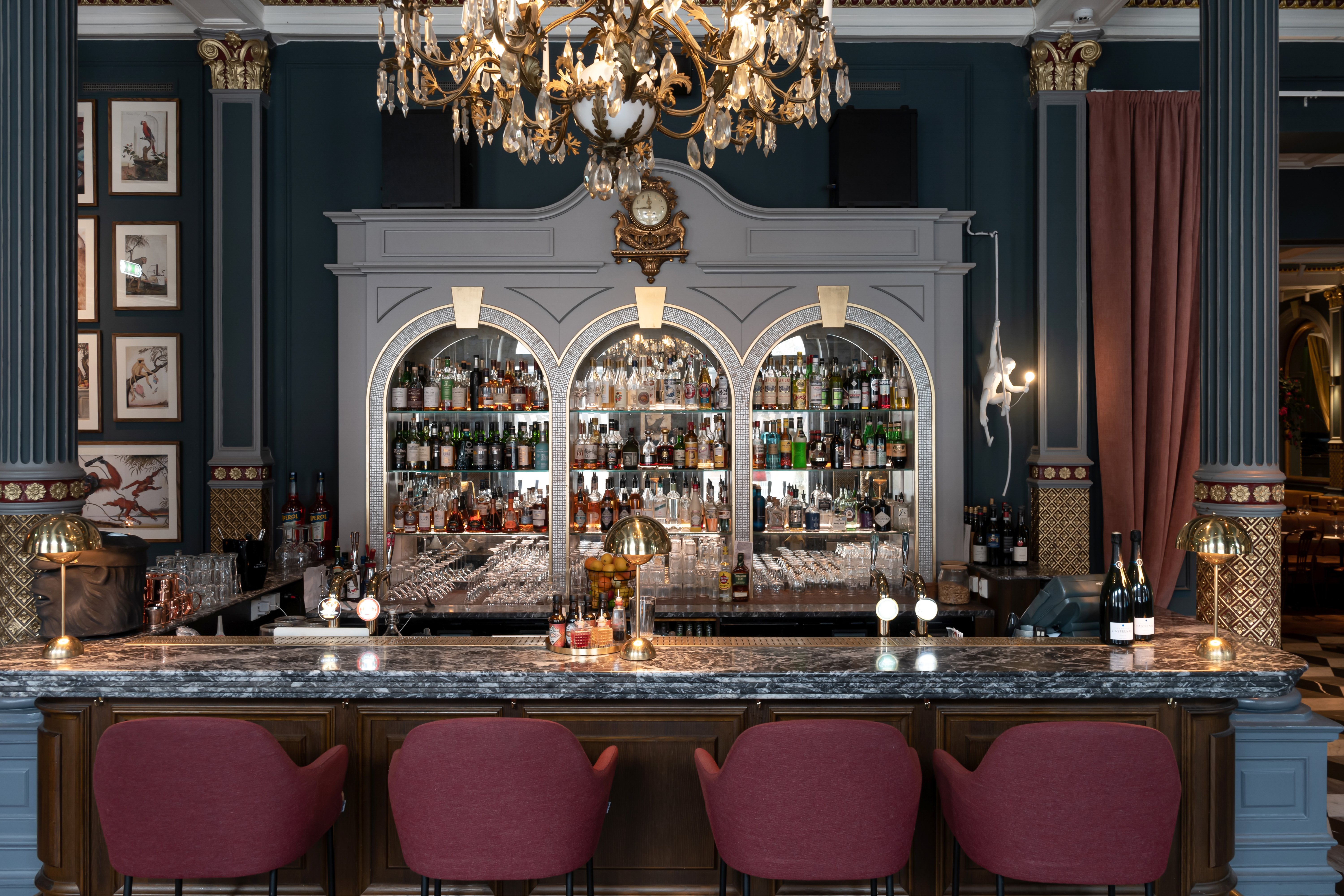 Vackert inredd hotellbar