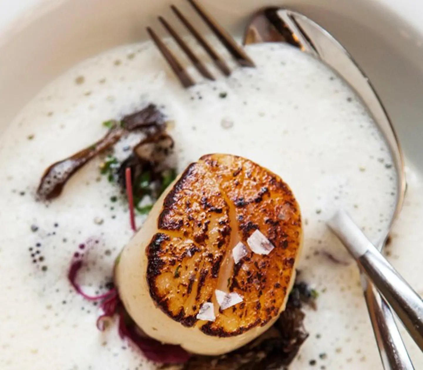 En intressant maträtt i en vit sås