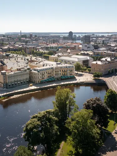 Vy över Karlstad med fokus på Elite Stadshotellet