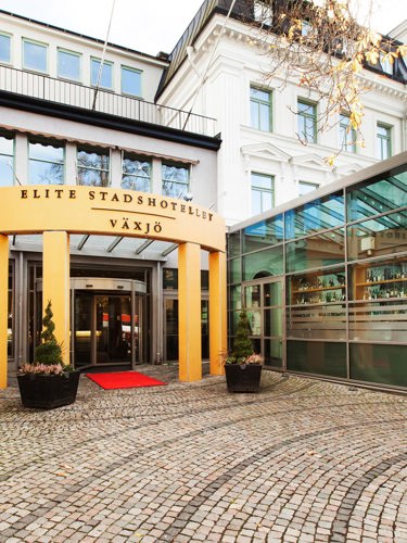 A grand entrance to Elite Stadshotellet in Växjö