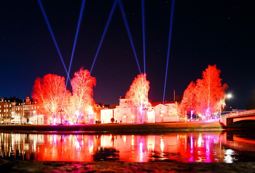 Karlstad Opera på kvällen