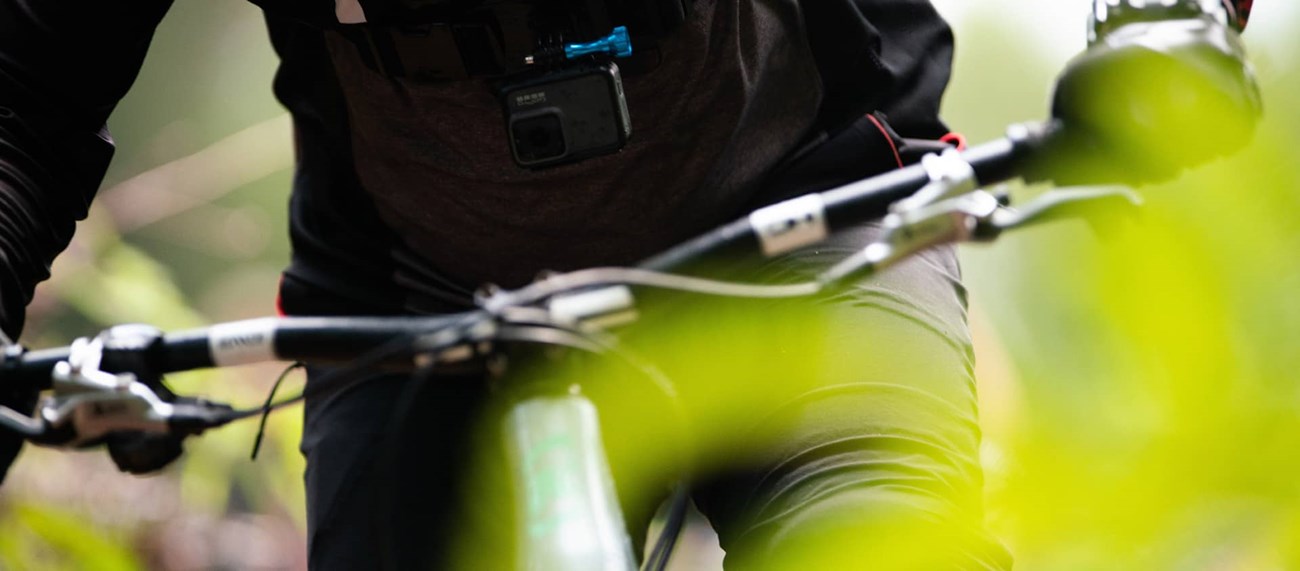 Person kör downhill i Köping