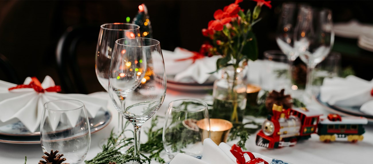 Fint dekorerat julbord