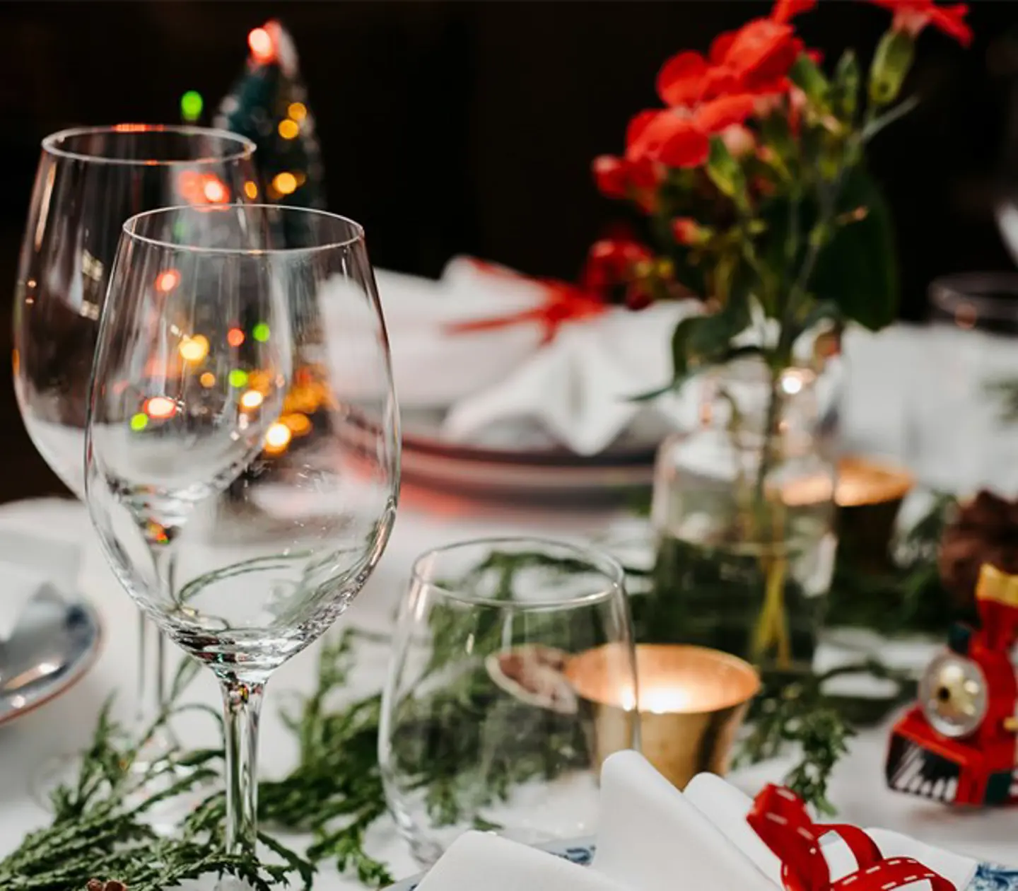 Fint dekorerat julbord