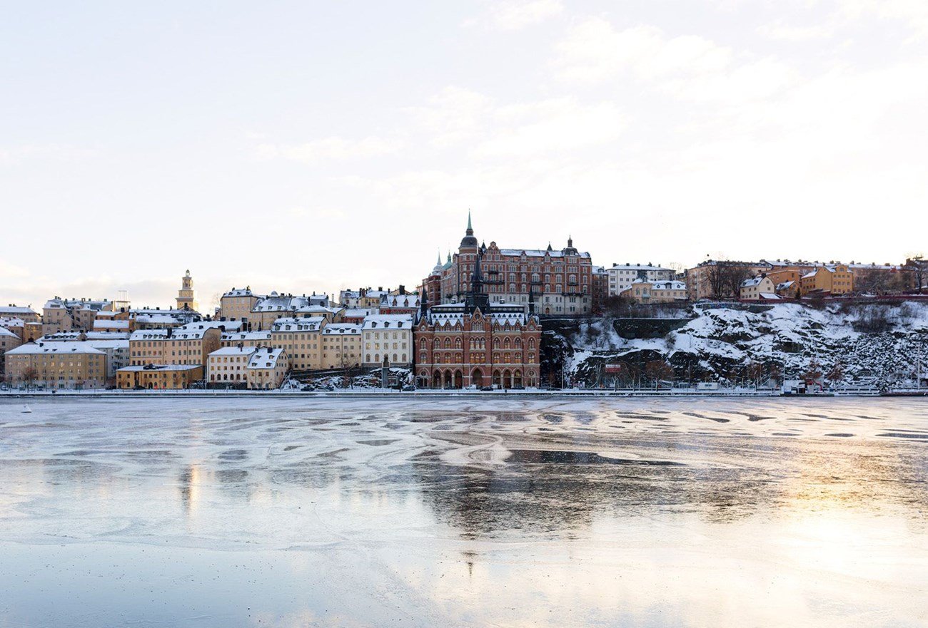 Frusen sjö vid Södermalm i Stockholm