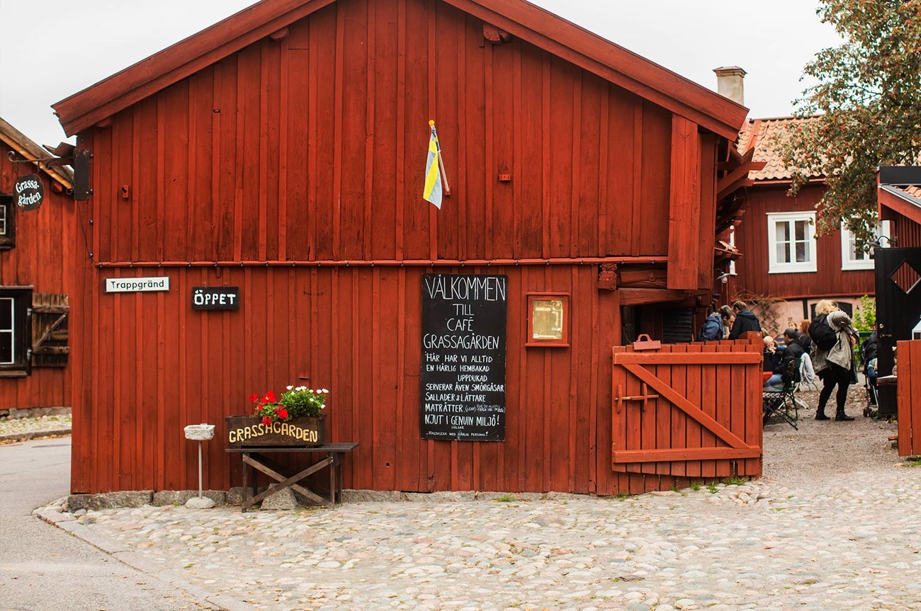 Caféet Grassagården i de Röda Kvarteren i Strängnäs