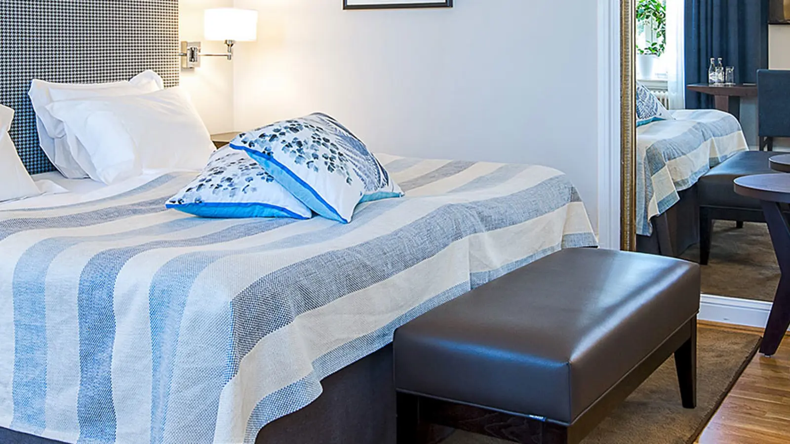 Hotel room with a double bed