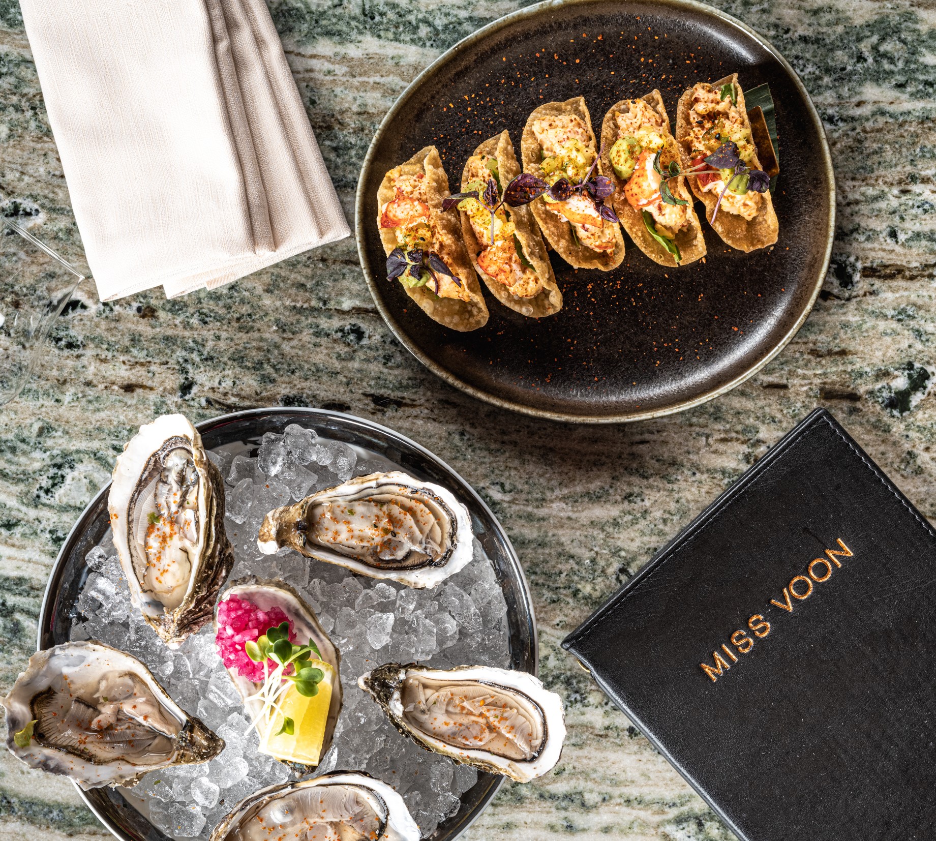 Restaurang i varma färger