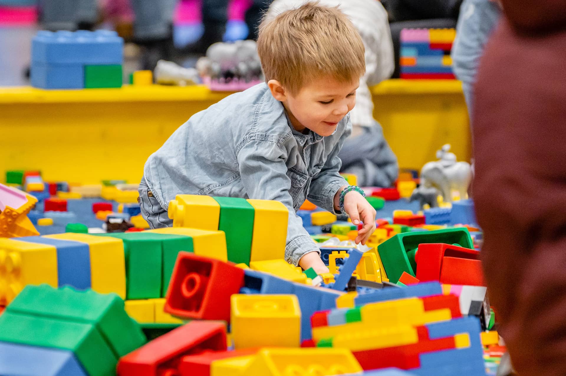 Pojke på Klossfestivalen