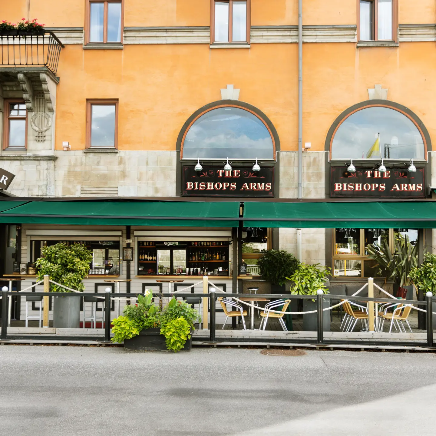 A bar with outside seating