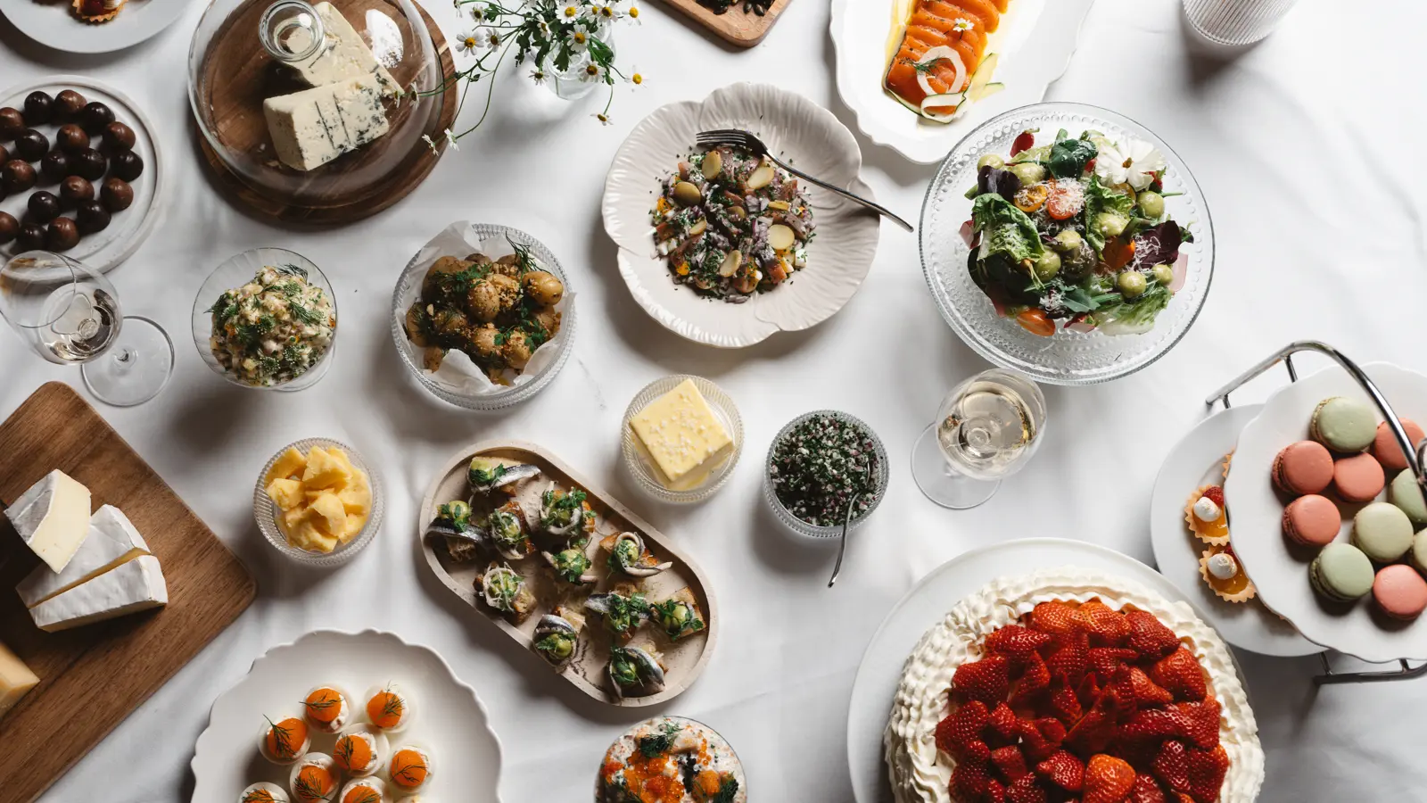 Härliga somriga uppläggningar av klassiska svenska rätter