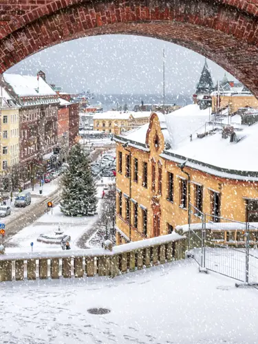 Mysig vintrig bild över Helsingborg