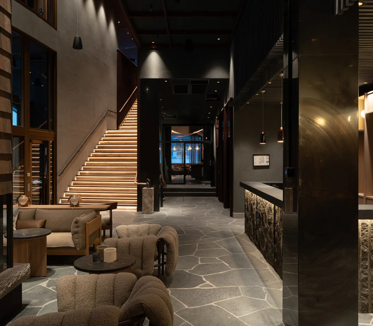Elite Hotel Frost Lobby