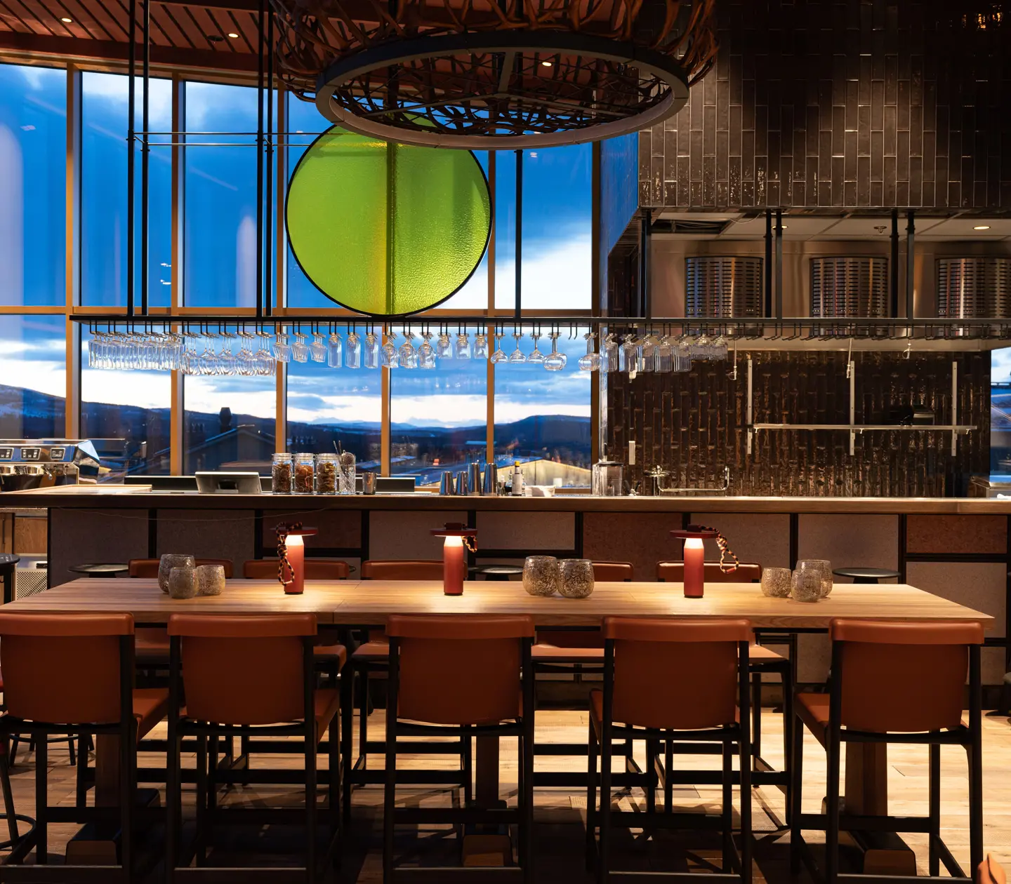 Elite Hotel Frost Rooftop bar med utsikt över fjällen