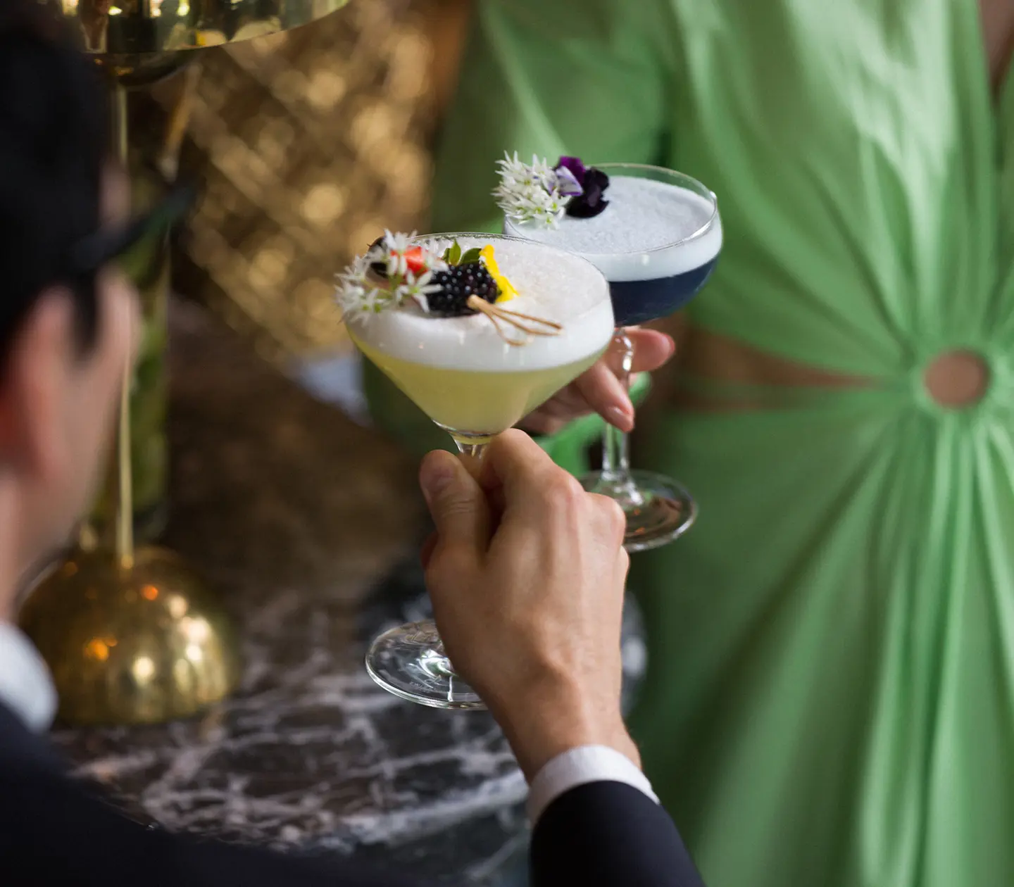 Festlig skål med cocktails