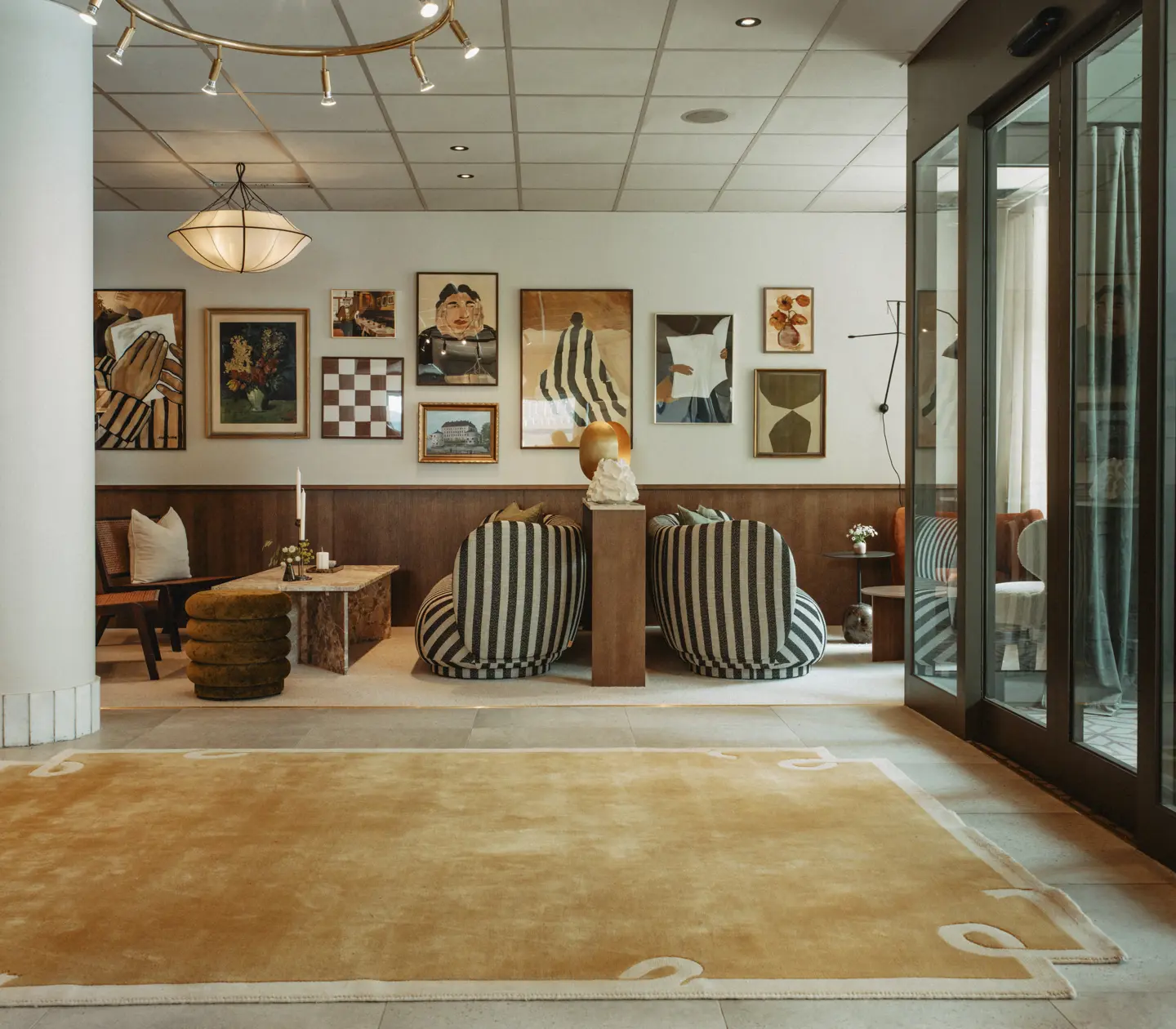 Lobby med fåtöjer