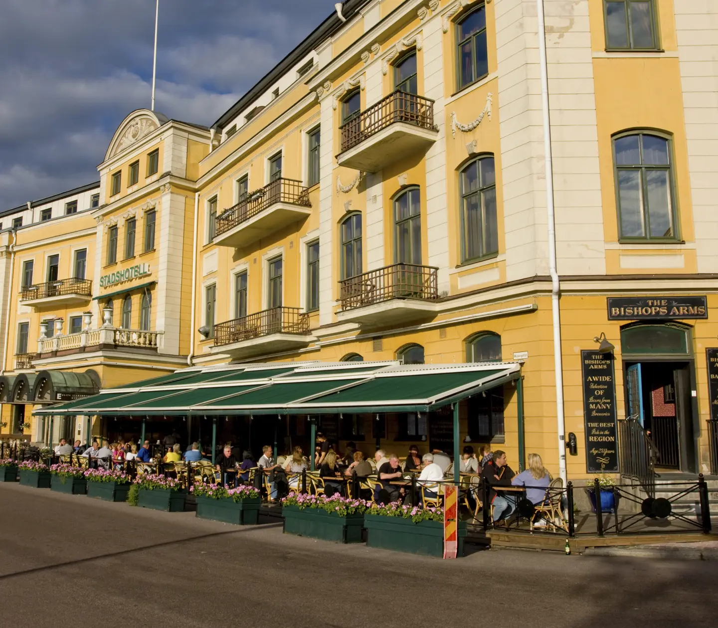 En bar med uteservering